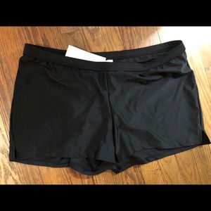 Liz Lange maternity bathing suit bottoms